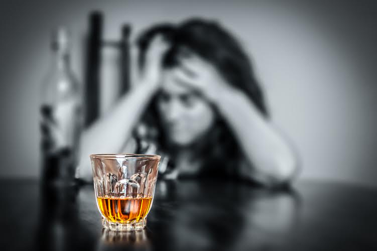 10 major physical signs of alcoholism to watch out for