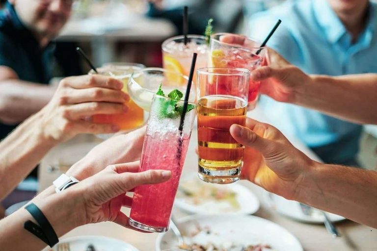 Sober Houses Vs. Rehab Sober Houses Vs. Rehab