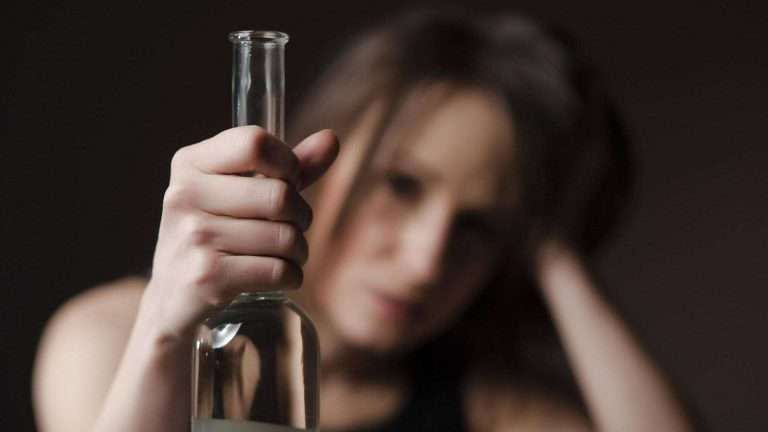 Total Alcohol Abstinence vs Moderation Total Alcohol Abstinence vs Moderation