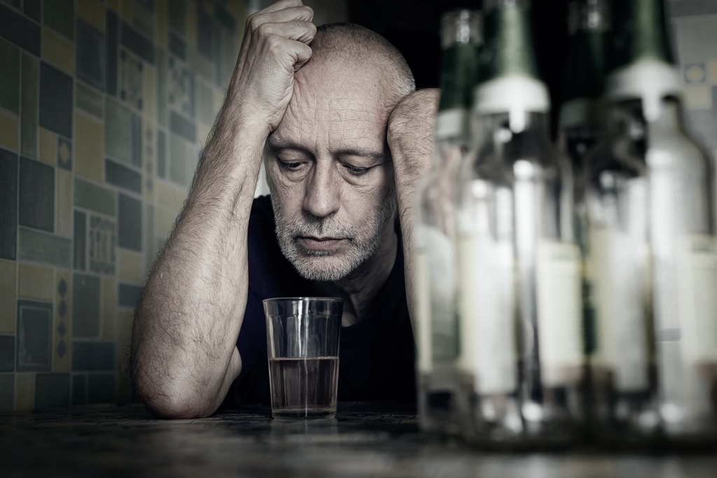 does alcoholism cause hair loss