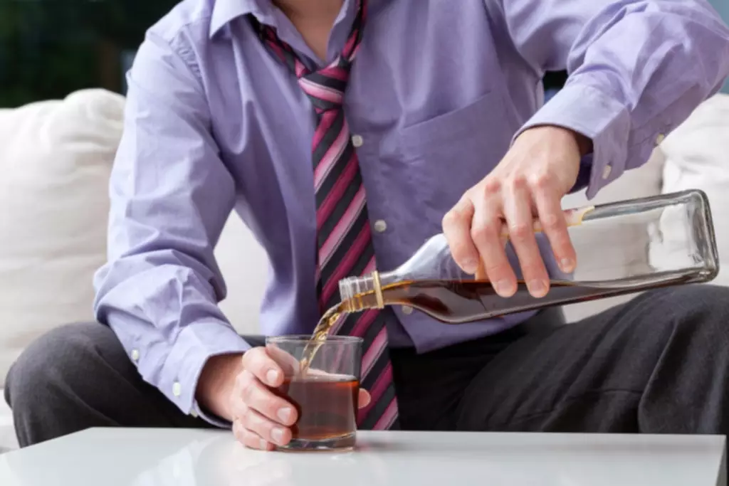 can alcohol cause essential tremors