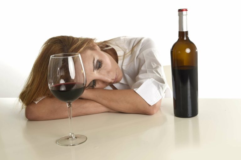 symptoms of alcohol dependence