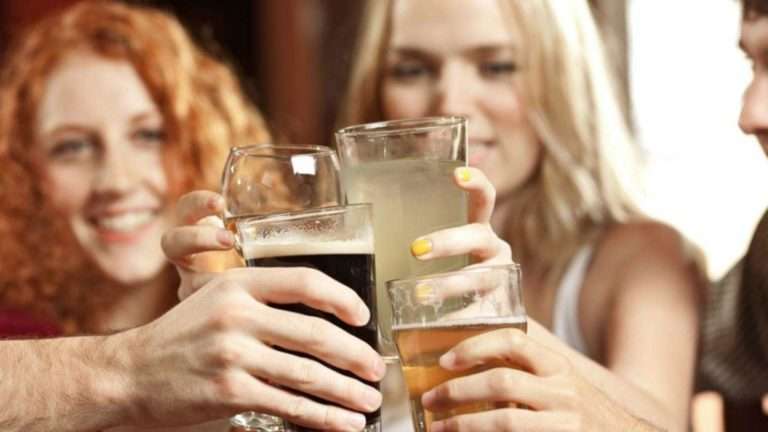 Alcohol and Aging: Does Alcohol Make You Look Older? Alcohol and Aging: Does Alcohol Make You Look Older?