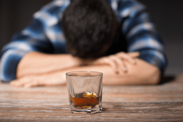 does alcohol make you age