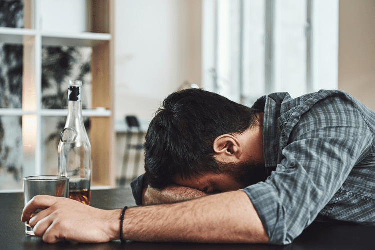 does alcohol make you age faster