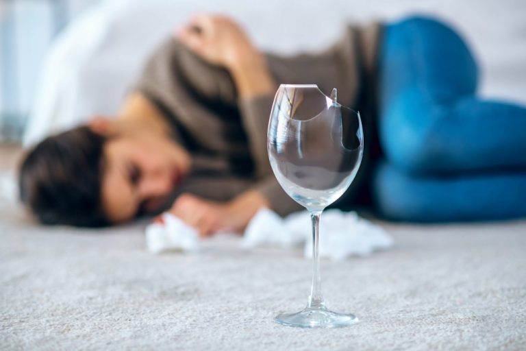 does alcohol make depression worse